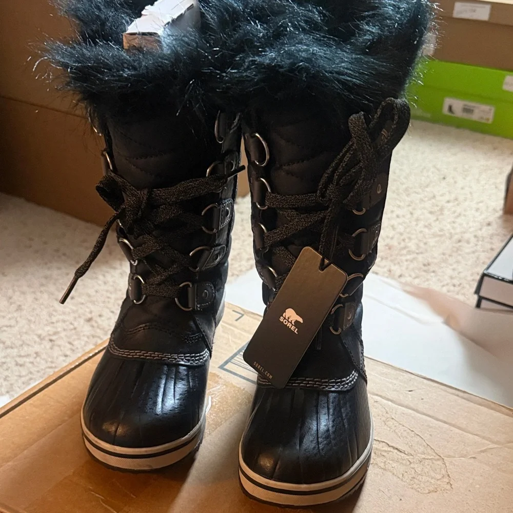 Sorel Unisex Kids Tofino ll Snow Boot in Black Quarry